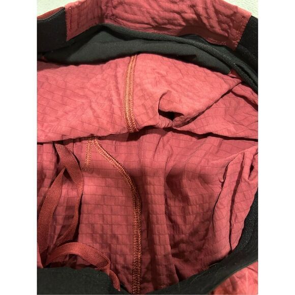 Lululemon surge short lines sz M - Picture 6 of 6